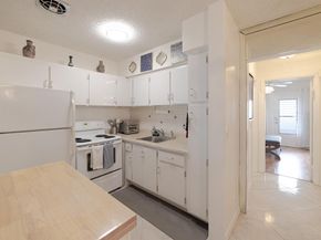 800 SW 11th Avenue 18a, Hallandale Beach FL 33009