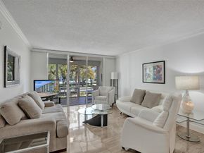 4898 NW 29th Ct 204, Lauderdale Lakes FL 33313