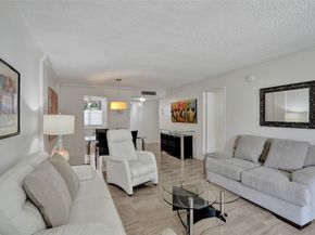 4898 NW 29th Ct 204, Lauderdale Lakes FL 33313