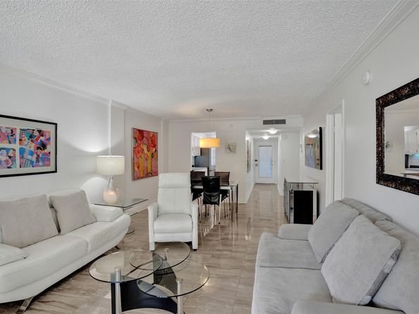 4898 NW 29th Ct 204, Lauderdale Lakes FL 33313