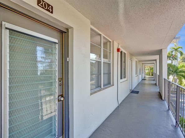 4898 NW 29th Ct 204, Lauderdale Lakes FL 33313