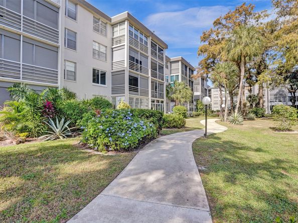 4898 NW 29th Ct 204, Lauderdale Lakes FL 33313