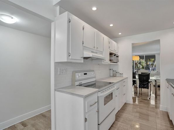 4898 NW 29th Ct 204, Lauderdale Lakes FL 33313