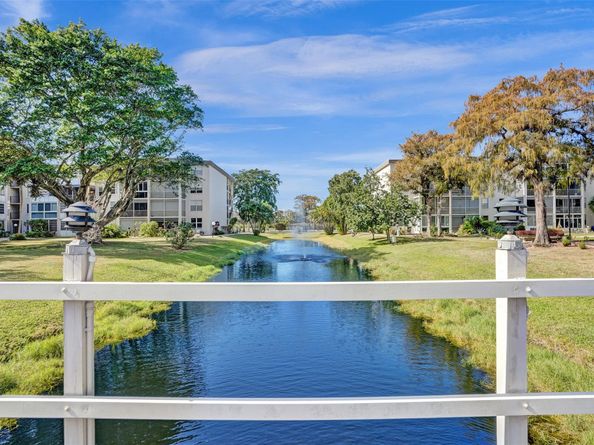 4898 NW 29th Ct 204, Lauderdale Lakes FL 33313