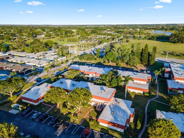 12007 Poinciana Boulevard 102, Royal Palm Beach FL 33411