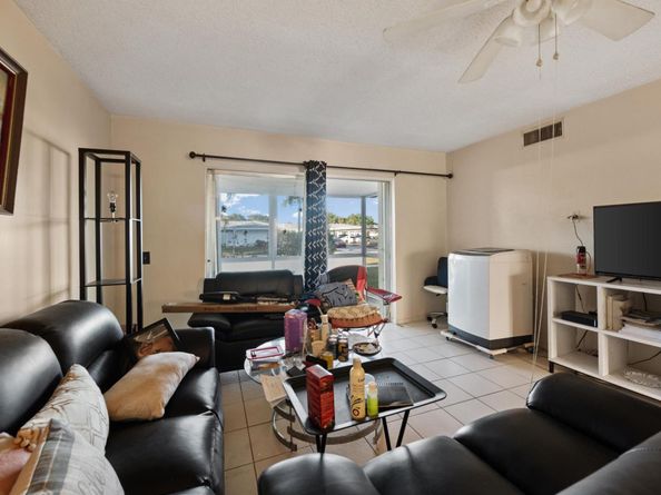 12007 Poinciana Boulevard 102, Royal Palm Beach FL 33411