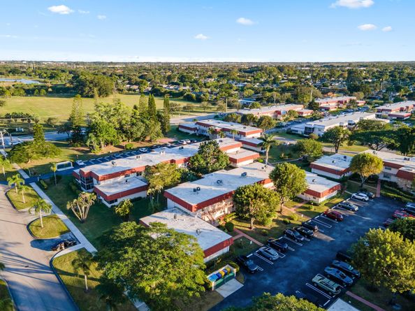 12007 Poinciana Boulevard 102, Royal Palm Beach FL 33411