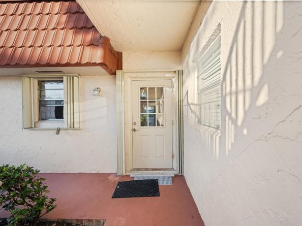 12007 Poinciana Boulevard 102, Royal Palm Beach FL 33411