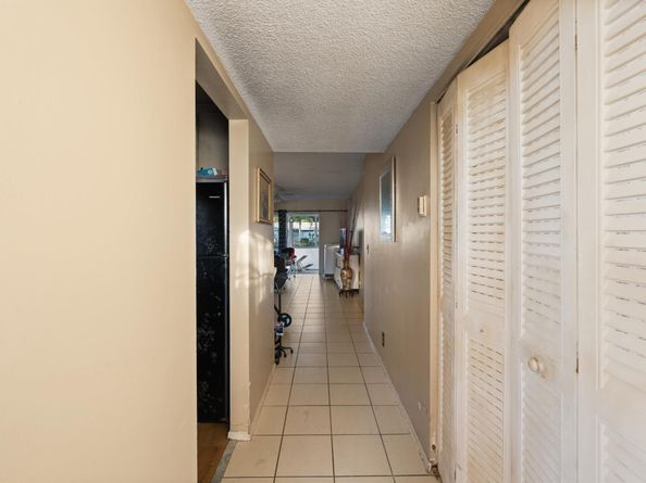 12007 Poinciana Boulevard 102, Royal Palm Beach FL 33411