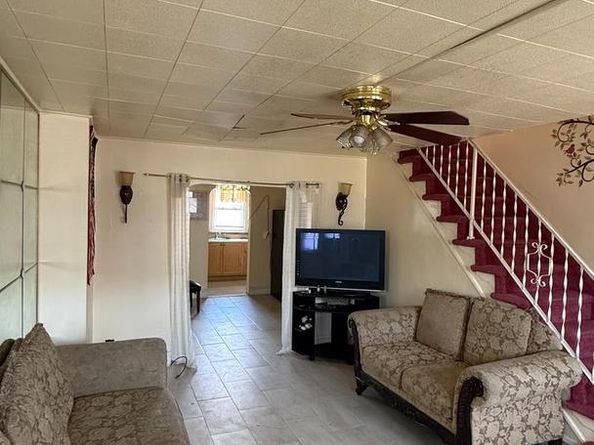 7123 Seaford Road, Upper Darby PA 19082