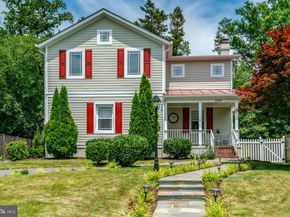 2249 N Wakefield Street N, Arlington VA 22207
