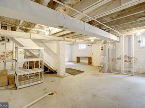 2249 N Wakefield Street N, Arlington VA 22207
