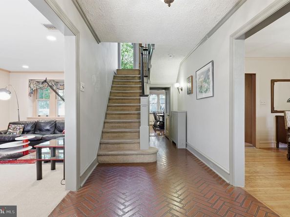 8210 Fairview Road, Elkins Park PA 19027