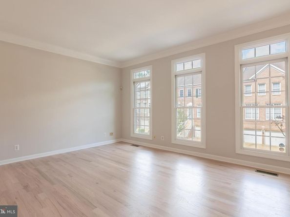 9551 Lagersfield Circle, Vienna VA 22181