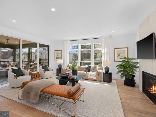 4892 Macarthur Boulevard NW, Washington DC 20007