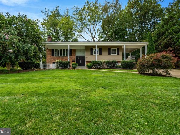 9301 Santayana Drive, Fairfax VA 22031