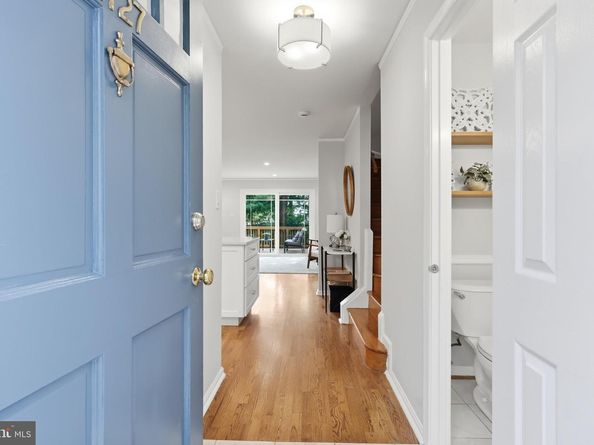 2127 N Lincoln Street, Arlington VA 22207