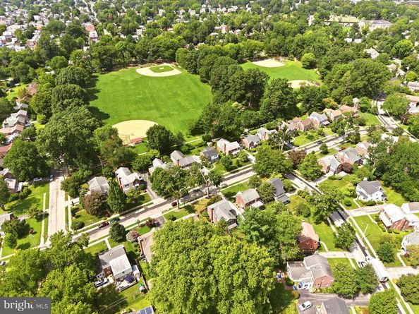 1526 James Road, Wynnewood PA 19096