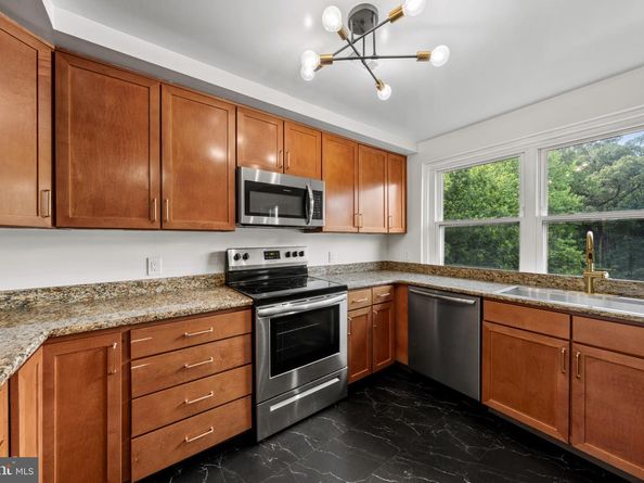 1800 28TH Place SE 205, Washington DC 20020