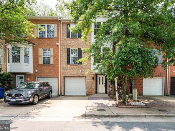 122 Sanborn Place, Alexandria VA 22305