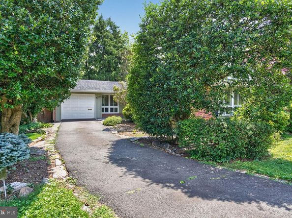 6841 Strata Street, Mclean VA 22101
