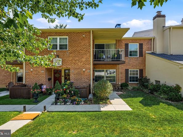461 Old Forge Crossing 461, Devon PA 19333