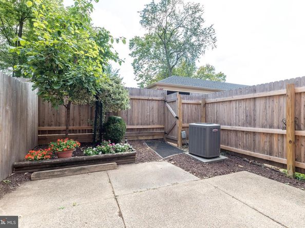 137 Stafford Drive L 6F, Penllyn PA 19422