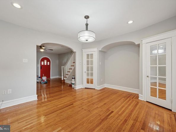 7510 Boyer Street, Philadelphia PA 19119