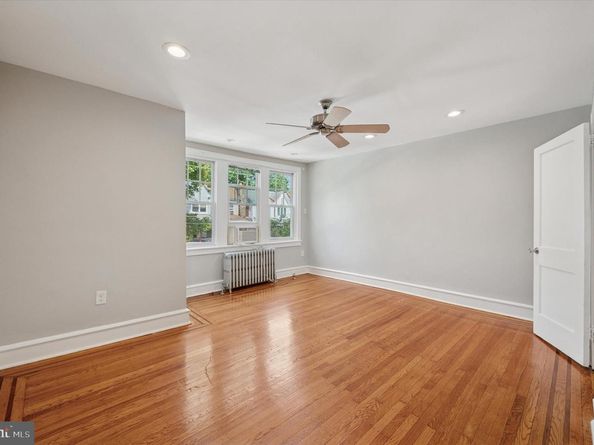 7510 Boyer Street, Philadelphia PA 19119