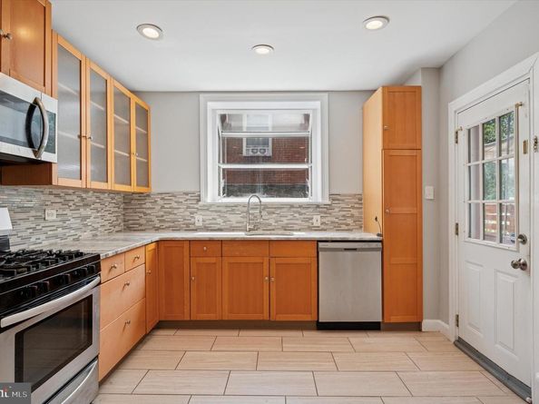 7510 Boyer Street, Philadelphia PA 19119