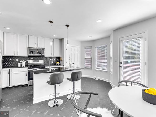 2506 James Monroe Circle, Herndon VA 20171
