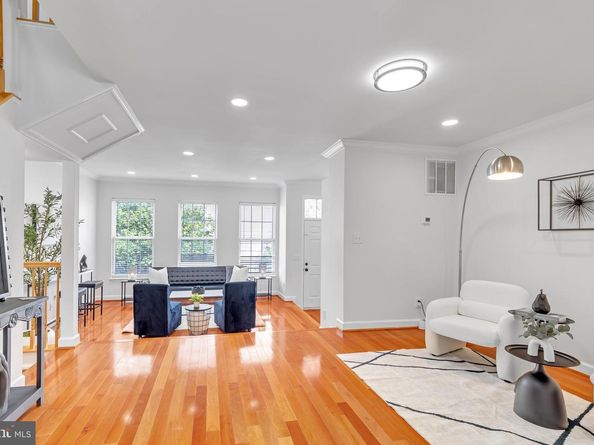2506 James Monroe Circle, Herndon VA 20171