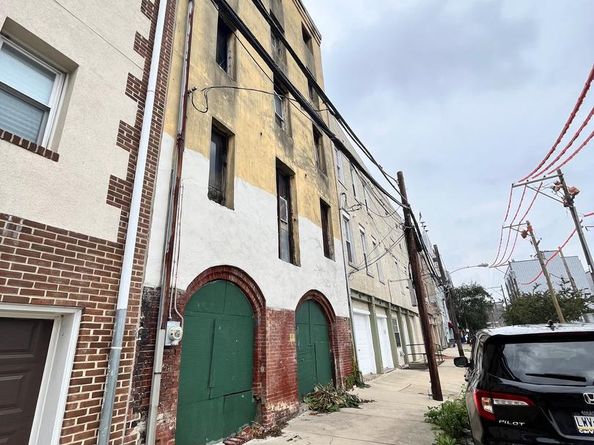 319 N Front Street, Philadelphia PA 19106