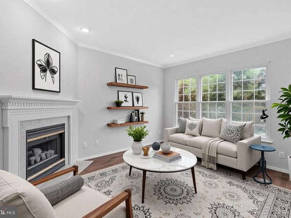 12033 Edgemere Circle, Reston VA 20190