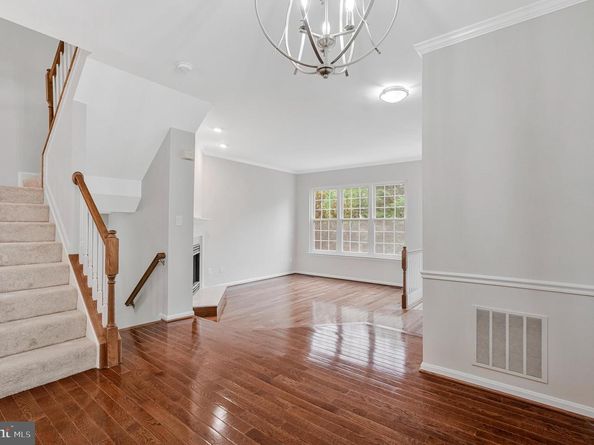 12033 Edgemere Circle, Reston VA 20190