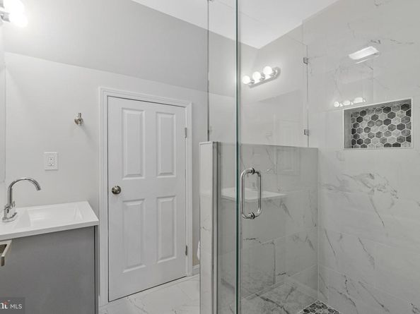 12033 Edgemere Circle, Reston VA 20190