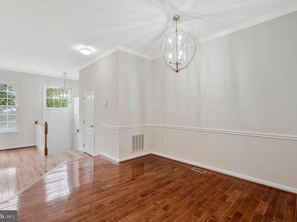 12033 Edgemere Circle, Reston VA 20190