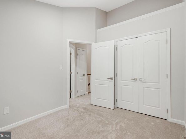 12033 Edgemere Circle, Reston VA 20190