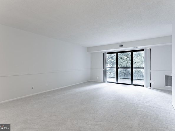 203 Yoakum Parkway 403, Alexandria VA 22304