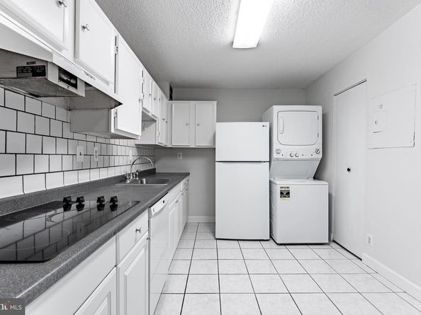 203 Yoakum Parkway 403, Alexandria VA 22304
