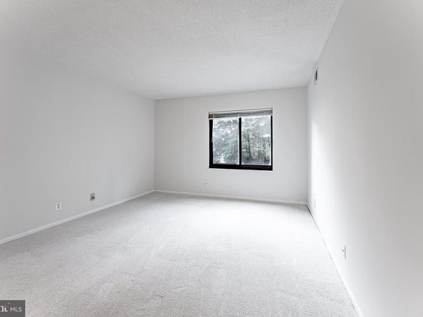 203 Yoakum Parkway 403, Alexandria VA 22304