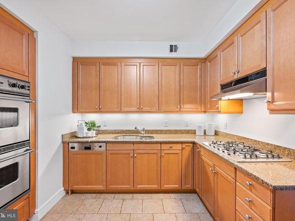 1155 23rd Street NW 6C, Washington DC 20037