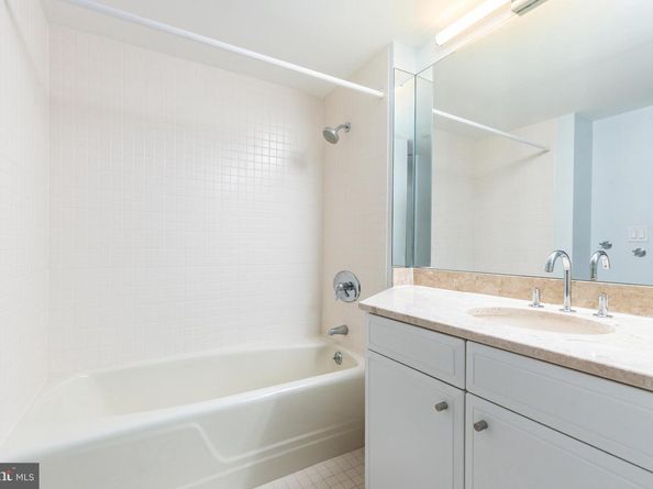 202 W Rittenhouse Square 1108, Philadelphia PA 19103