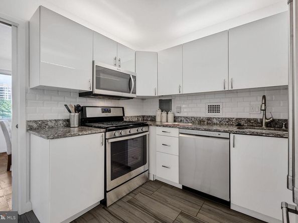 5500 Friendship Boulevard 1422N, Chevy Chase MD 20815