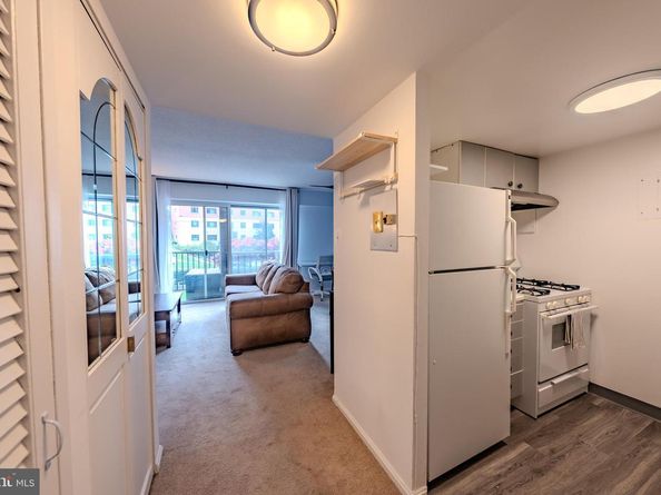 1300 Army Navy Drive 118, Arlington VA 22202