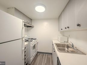 1300 Army Navy Drive 118, Arlington VA 22202