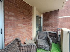 1300 Army Navy Drive 118, Arlington VA 22202