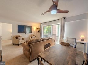 1300 Army Navy Drive 118, Arlington VA 22202