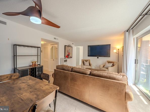1300 Army Navy Drive 118, Arlington VA 22202