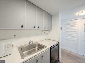 1300 Army Navy Drive 118, Arlington VA 22202